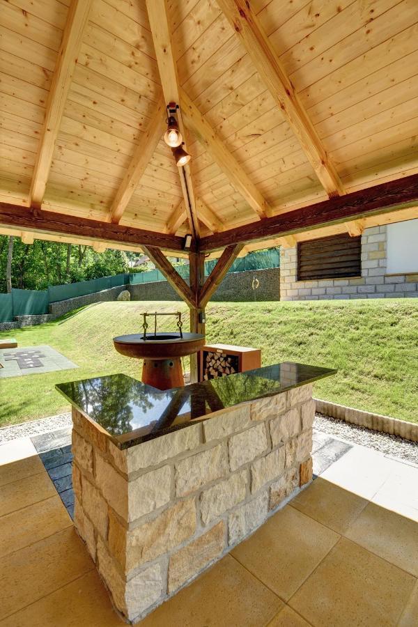 Apartamento Roubenka Pod Troskami Ktová Exterior foto